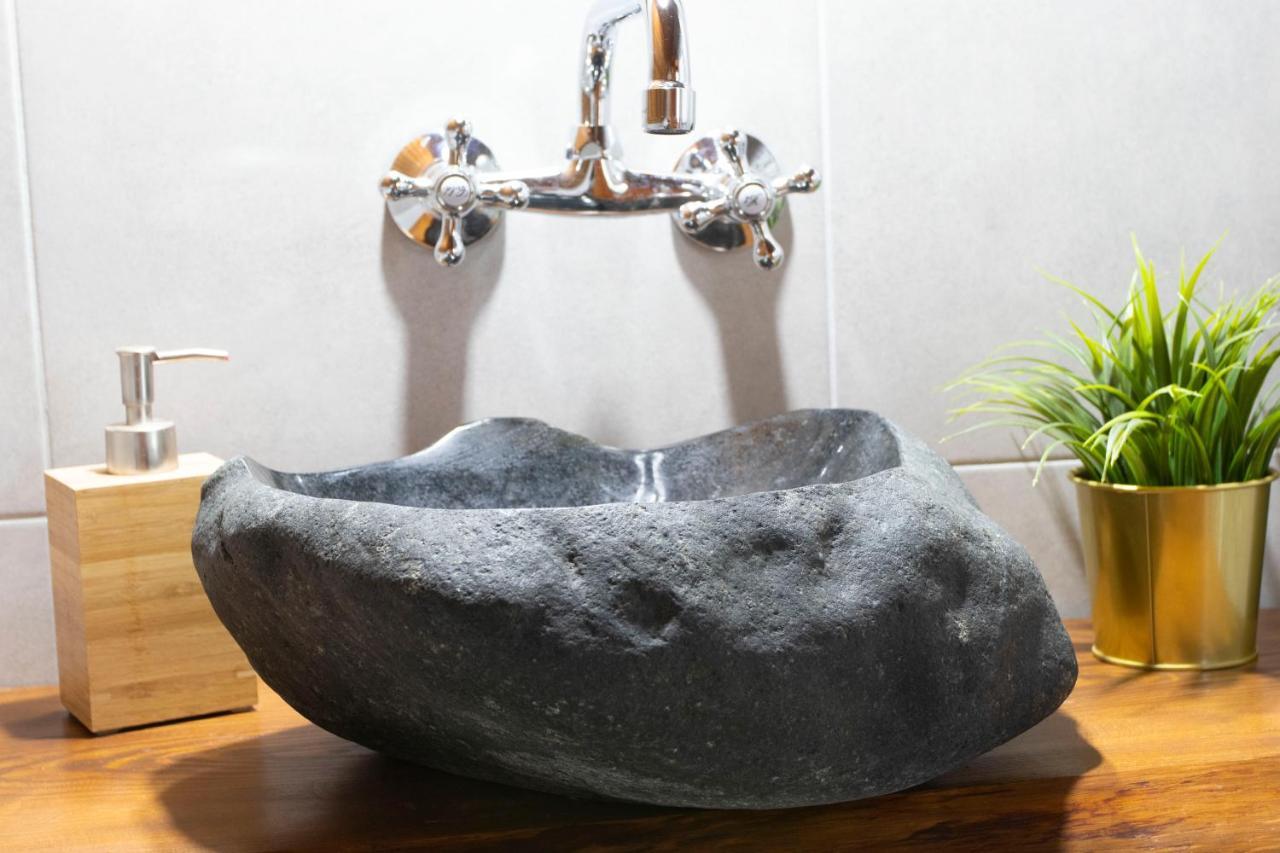 Rustic Home Tara Kaludjerske Bare Luaran gambar